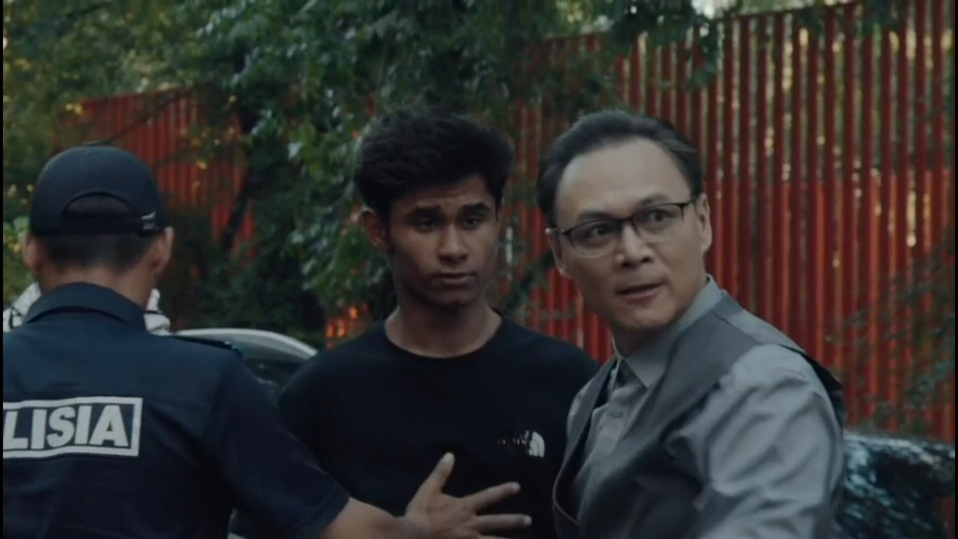 ����� ���