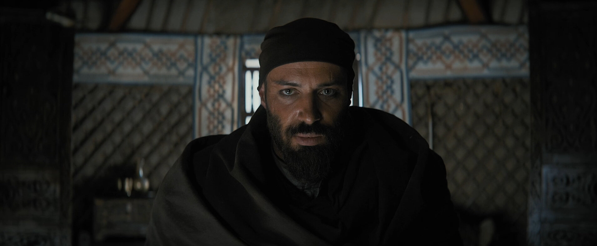 �������