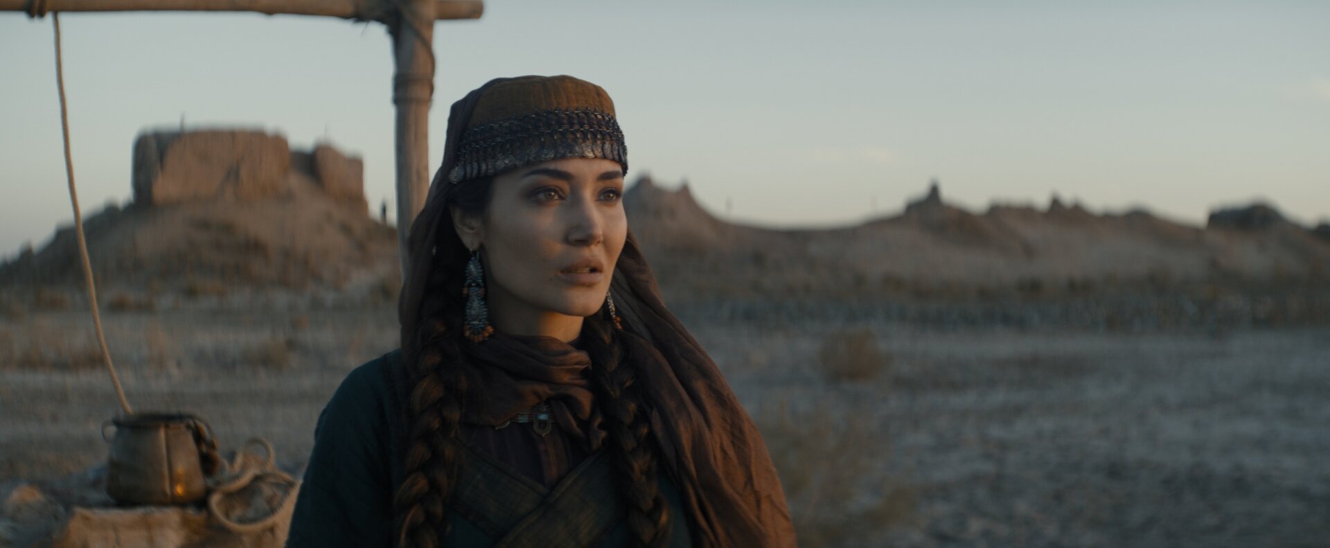 �������