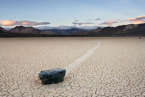 "�������" �� ������� �������� ����� ����, ��� ��� ��������-����� ��������� ��������. � ��� ���� ������ ��������, ������, �� ������. ��������, ��� ��������� ��� ���� ������ ���� ���� �������, ������, ������ ���-�� �����-�� ���� ��������. �� ��� � ����� � ����������. �� ���������, ��� �� ����������� ������� �������� � ��� ����, ��������, ����� �����������. ��� �� ������� ���������� � ��� � �������� (���� Dan Mitchell).