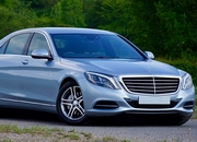 �� ������� Mercedes-Benz S500 � ������������� Toyota �������� ����������� ��� - ��������