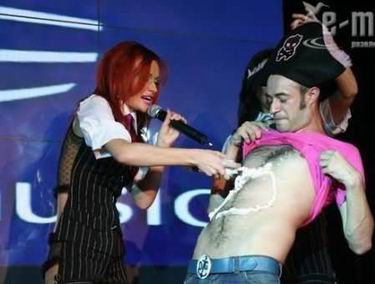 ��������