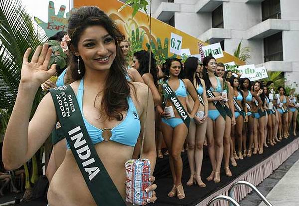          (Miss Earth 2008)