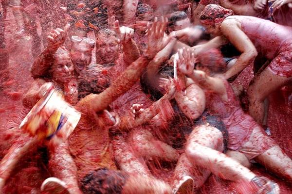     (La Tomatina)  