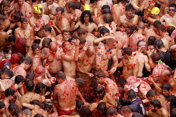     (La Tomatina)  