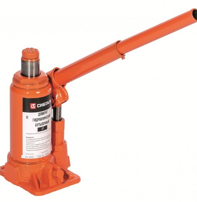 Плюсы и минусы использования бутылочных домкратов в автосервисах и выездных бригадах