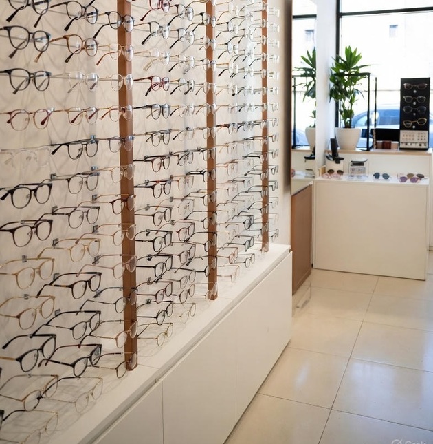 Зрение под контролем: как правильно подобрать линзы и оправы